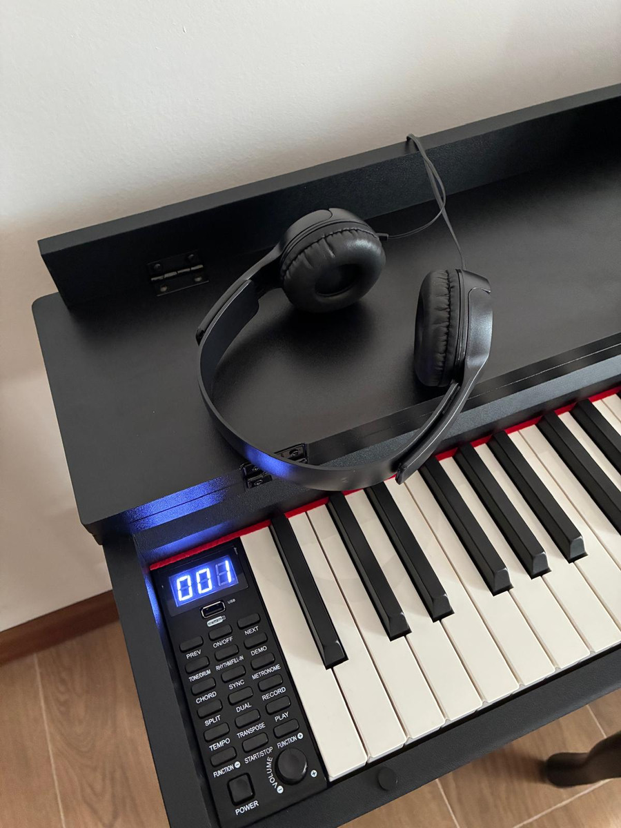 Piano Digital 88 Teclas Con Banco Pedales Y Auriculares - Imagen 6